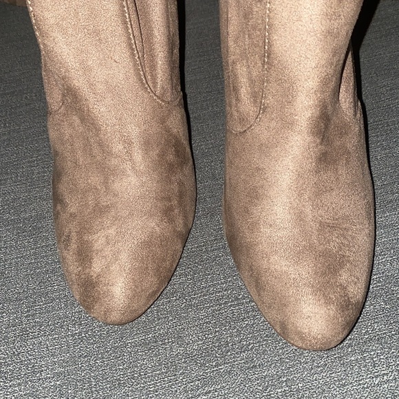 Steve Madden Over the Knee Heeled Boots - Picture 8 of 10